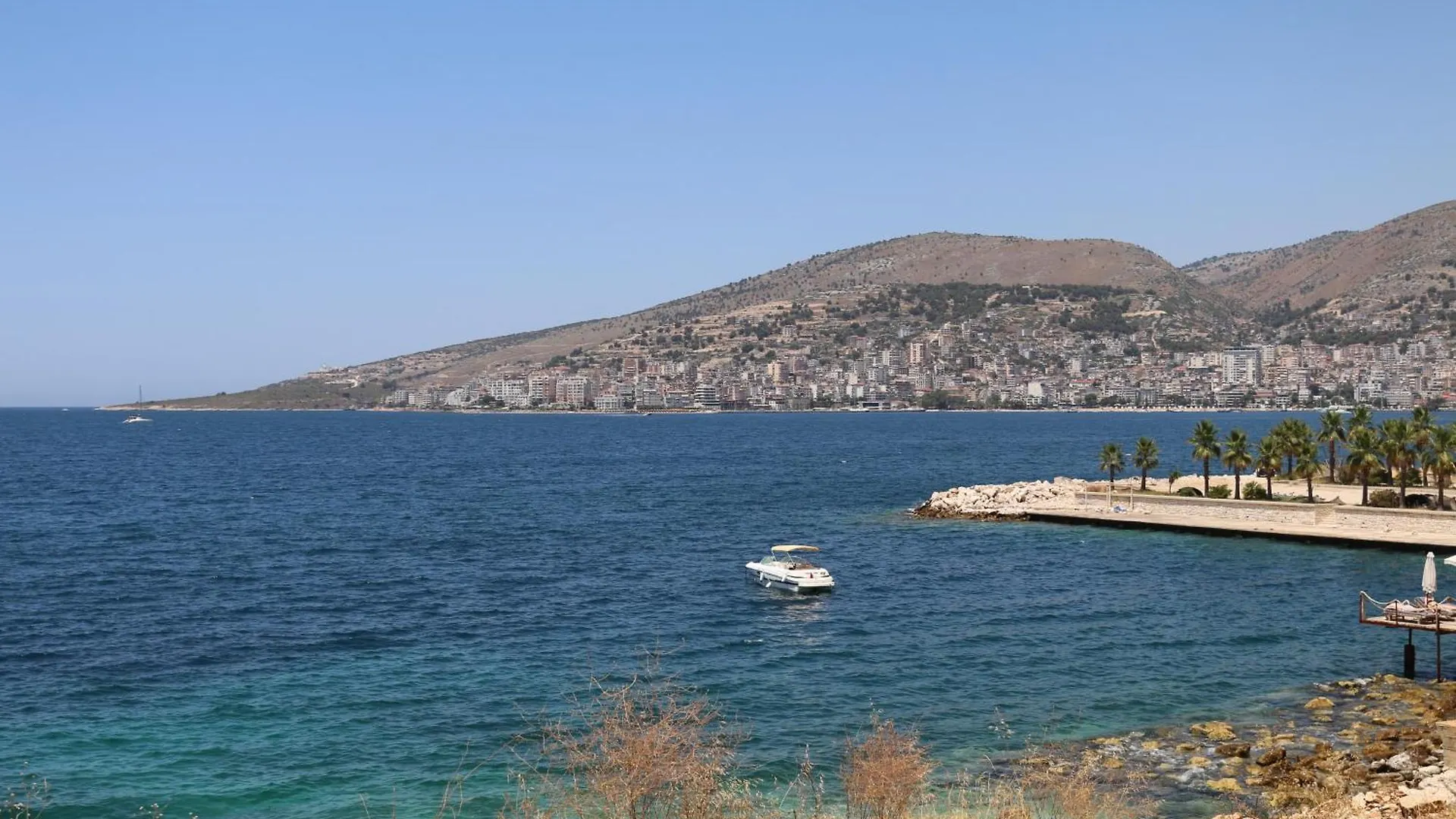 White Apartment - Green Sarande Albania
